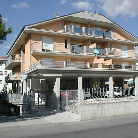 Appartamenti La Mer San Benedetto del Tronto Zimmer foto